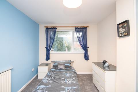 70 Grayshott Close, Bromsgrove, B61 8QA