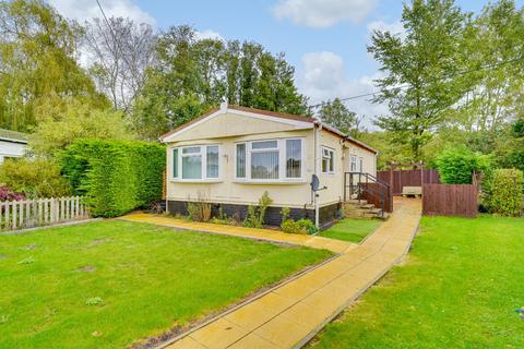 2 bedroom park home for sale, Willow Way, St. Ives, Cambridgeshire, PE27