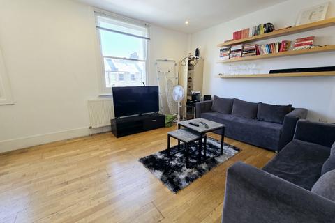 3 bedroom flat to rent, Huddleston Road, Huddleston