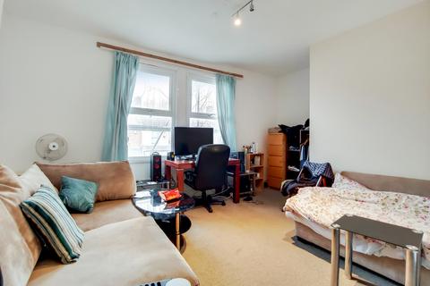 2 bedroom apartment for sale - Church Road, Teddington, Greater London, TW11