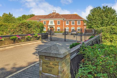 Flat 6, 10 Dover Road, Sandwich, CT13 0BN