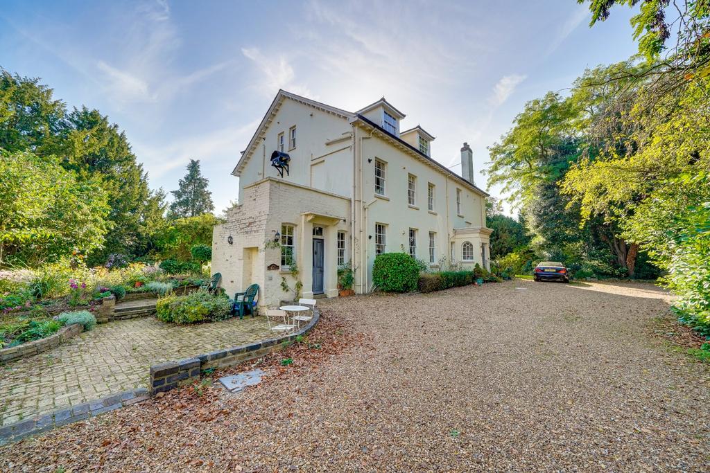 Holywell, St. Ives, Cambridgeshire, PE27 2 bed apartment for sale £