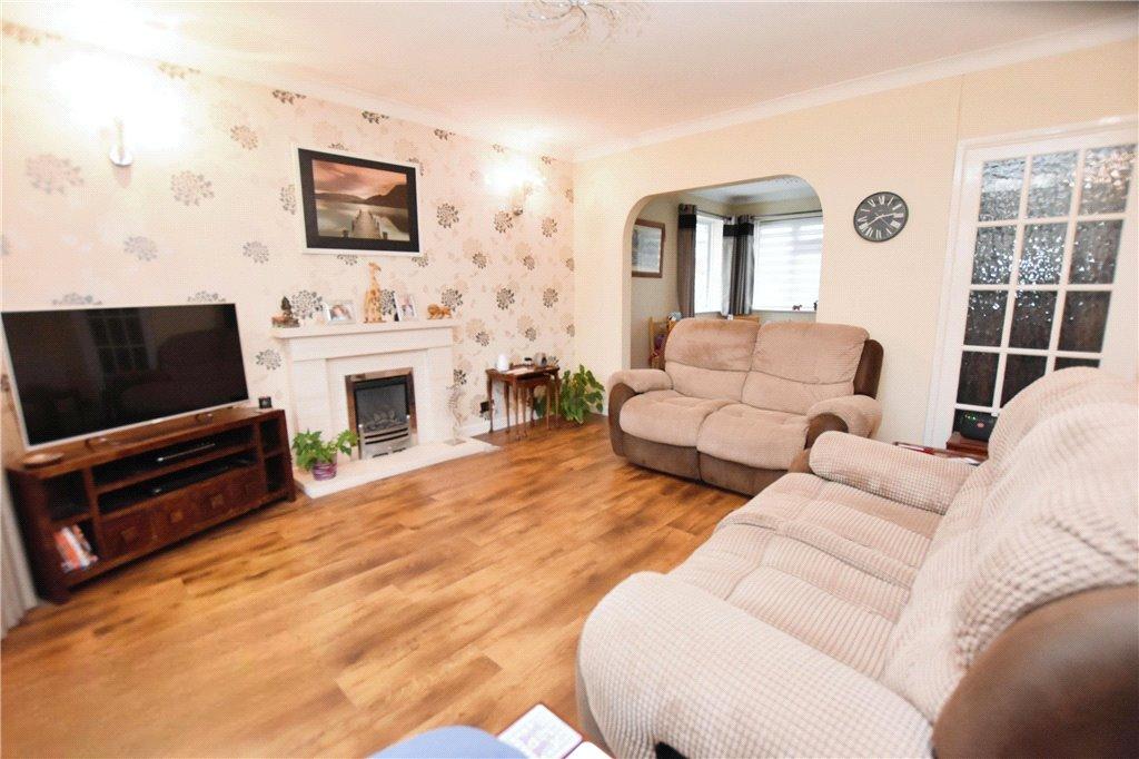 Pole Barn Lane, FrintononSea, Essex 2 bed bungalow £400,000