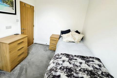 1 bedroom property to rent, Hunt Street, Swindon, Wiltshire, SN1 3HW