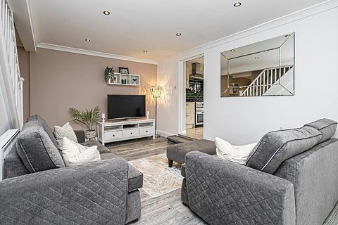 60 Coopers Hill, Ongar, CM5 9EF