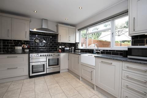 60 Coopers Hill, Ongar, CM5 9EF