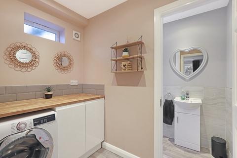 60 Coopers Hill, Ongar, CM5 9EF