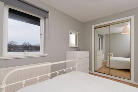 5/12 Boat Green, Edinburgh, EH3 5LL