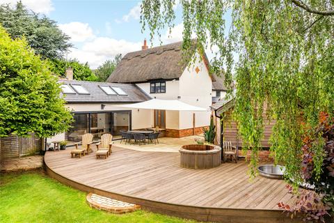 8 Bakers Lane, Shutlanger, Towcester, NN12 7RT
