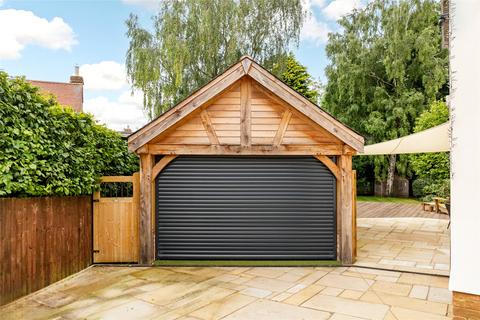 8 Bakers Lane, Shutlanger, Towcester, NN12 7RT