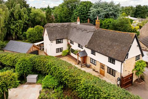 8 Bakers Lane, Shutlanger, Towcester, NN12 7RT