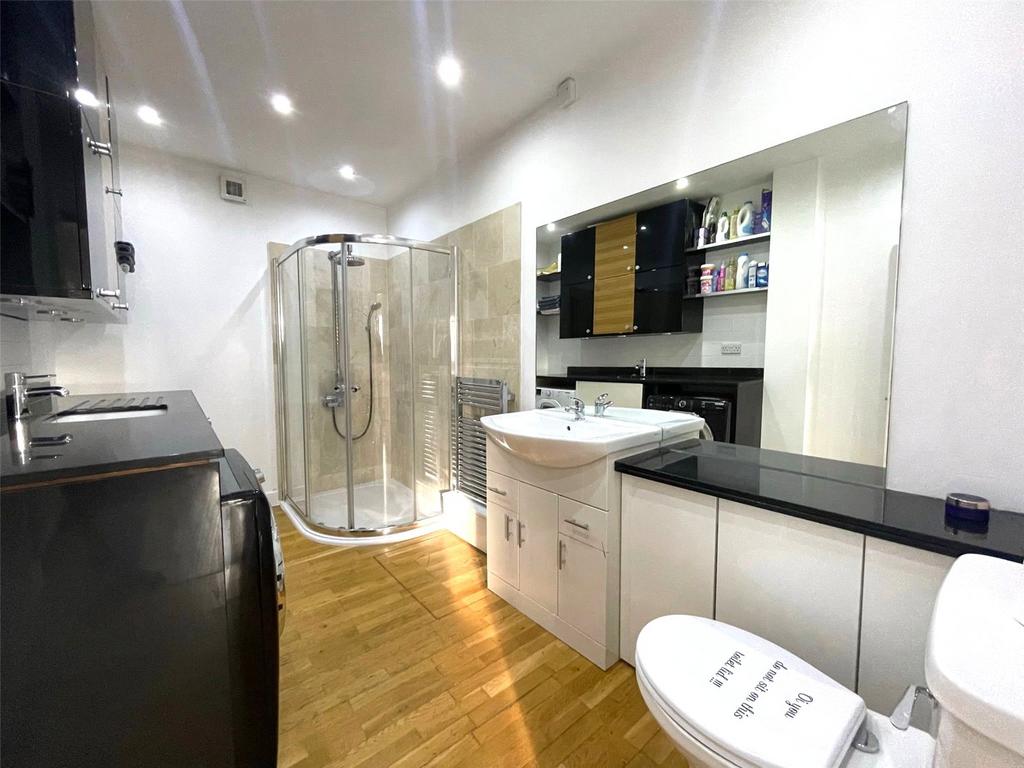 Utility Room/Shower