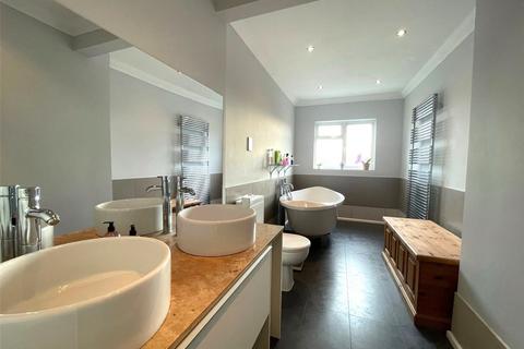 24 Farnham Road, Welling, DA16 1LQ