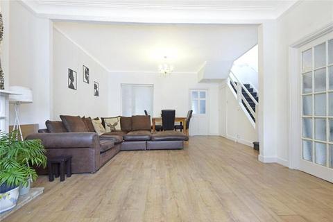 3 bedroom end of terrace house for sale, Worcester Road, London, E17