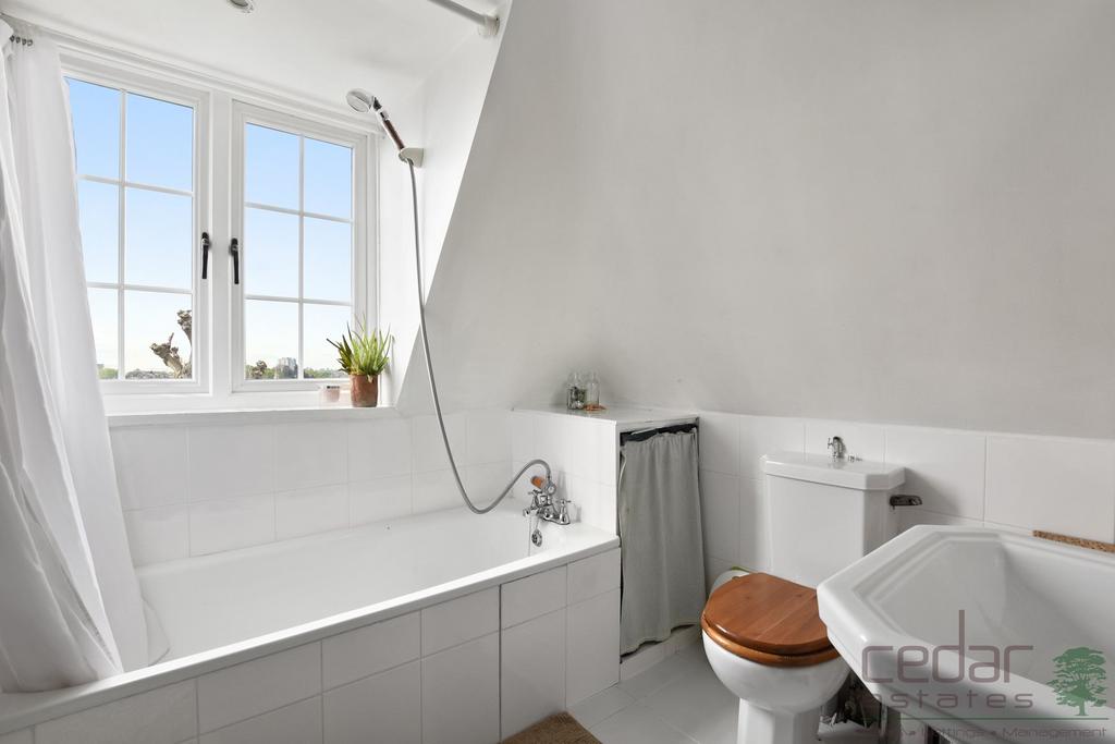 Apartment in London - View 3