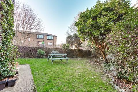 37a Wellesley Road, London, W4 4BX