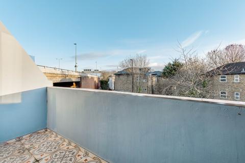 37a Wellesley Road, London, W4 4BX