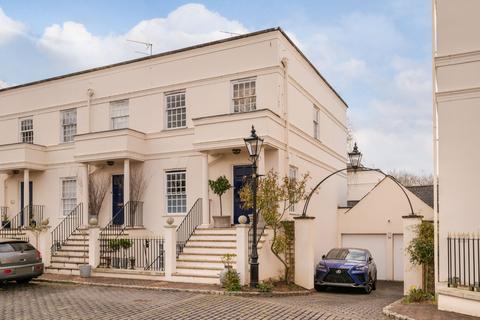 4 bedroom end of terrace house for sale, Beaufort Close, Putney, London