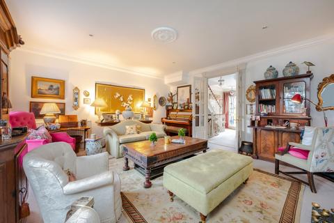 4 bedroom end of terrace house for sale, Beaufort Close, Putney, London