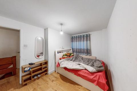 7 Rawstone Walk, London, E13 0HZ