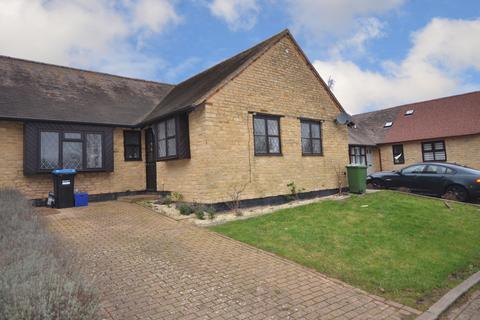 3 bedroom bungalow for sale - Village Close, Sherington MK16