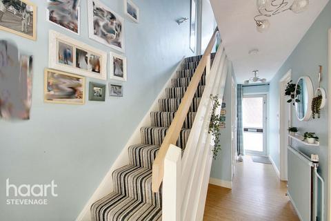 24 Balmoral Close, Stevenage, SG2 8UA