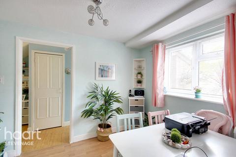 24 Balmoral Close, Stevenage, SG2 8UA