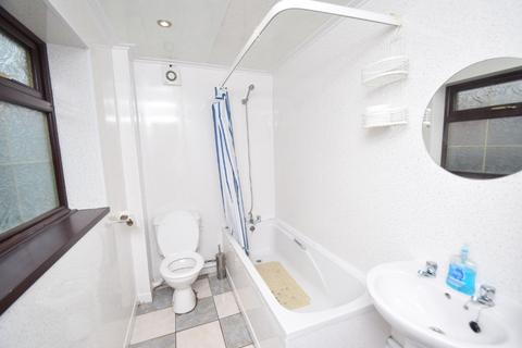 3 bedroom terraced house to rent, Beresford Street, Stoke-On-Trent ST4