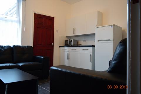 3 bedroom house share to rent, Cornwallis Street, Stoke-On-Trent ST4