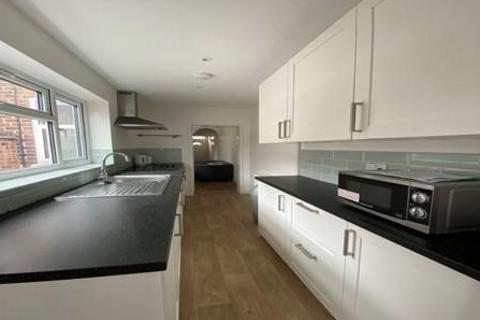 3 bedroom house share to rent, Darnley Street, Stoke-On-Trent ST4