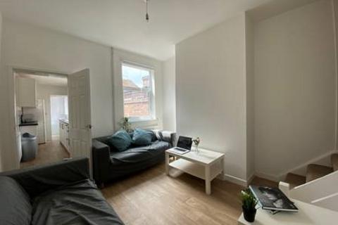 3 bedroom house share to rent, Darnley Street, Stoke-On-Trent ST4