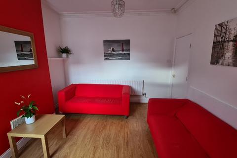 5 bedroom terraced house to rent, Seaford Street, Stoke-On-Trent ST4