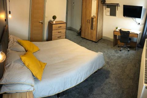 14 bedroom flat to rent, Winton Square, Stoke-On-Trent ST4