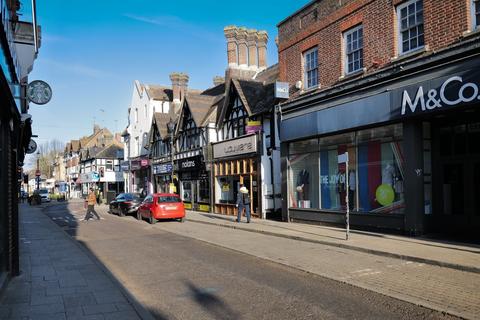 Retail property (high street) to rent, 25 Station Road, Rickmansworth, WD3 1QP