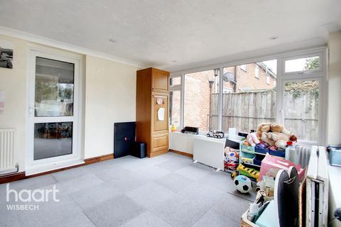 3 bedroom end of terrace house for sale, Perry Road, Leverington