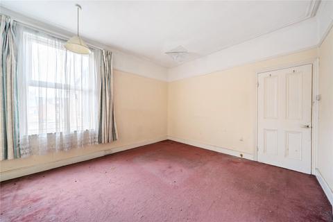 3 bedroom apartment for sale, Sedgemere Avenue, London, N2