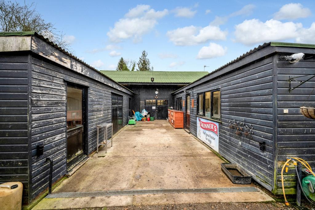 Boxford 3 bed detached house for sale £1,000,000