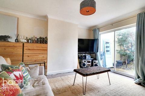 2 bedroom maisonette for sale, Windsor Drive, Dartford