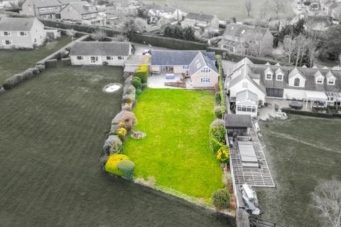 4 bedroom bungalow for sale, Burnham Close, Welwyn, Hertfordshire, AL6