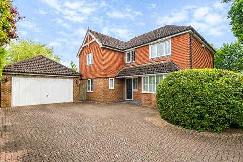 1 Salix Close, Fetcham, Leatherhead, KT22 9NW