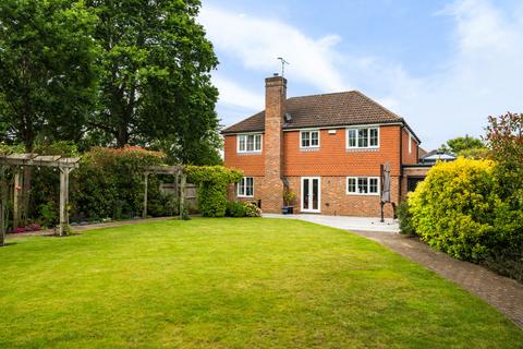 1 Salix Close, Fetcham, Leatherhead, KT22 9NW