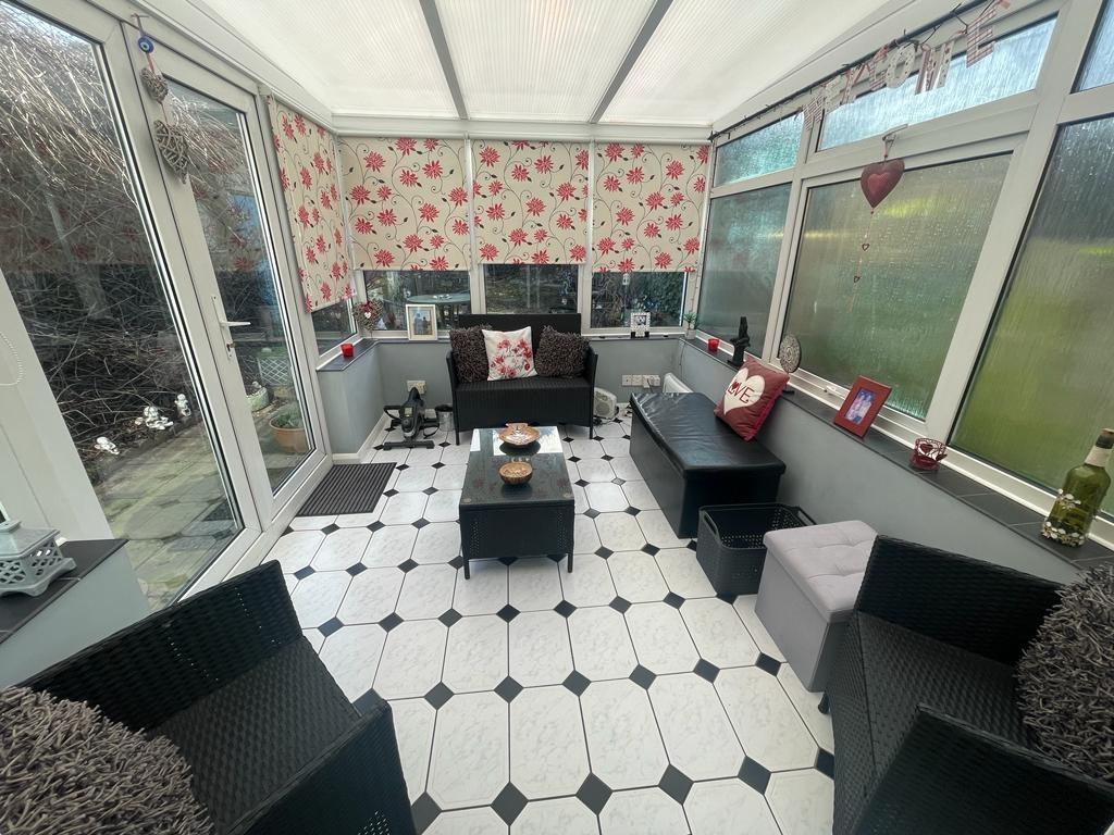 Road, Ipswich IP4 3 bed semidetached house for sale £275,000