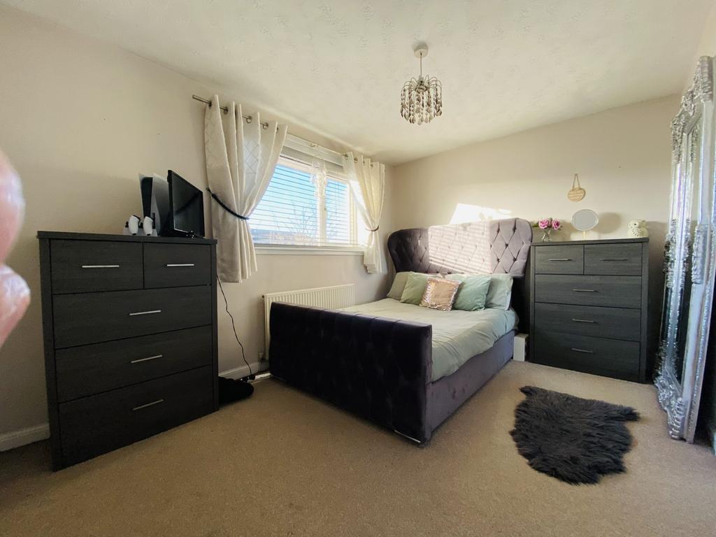 15 Mc Leod Court, Heathall, Dumfries, DG1 3 RT - Bra