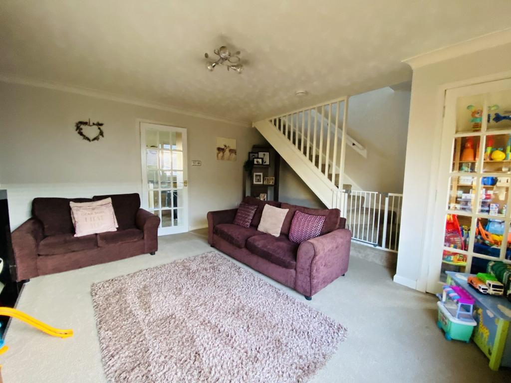 15 Mc Leod Court, Heathall, Dumfries, DG1 3 RT - Bra