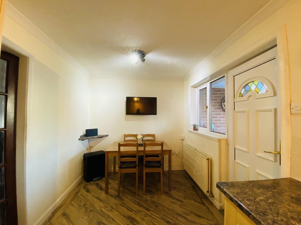 15 Mc Leod Court, Heathall, Dumfries, DG1 3 RT - Bra