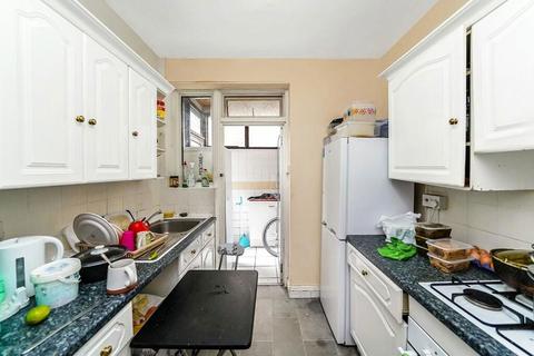2 bedroom flat for sale, Lea Bridge Road, London, ., E10 7LN