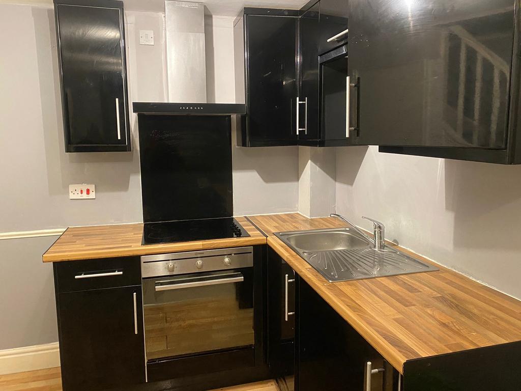 Grenville Avenue, Coventry CV2 1 bed detached house £750 pcm (£173 pw)