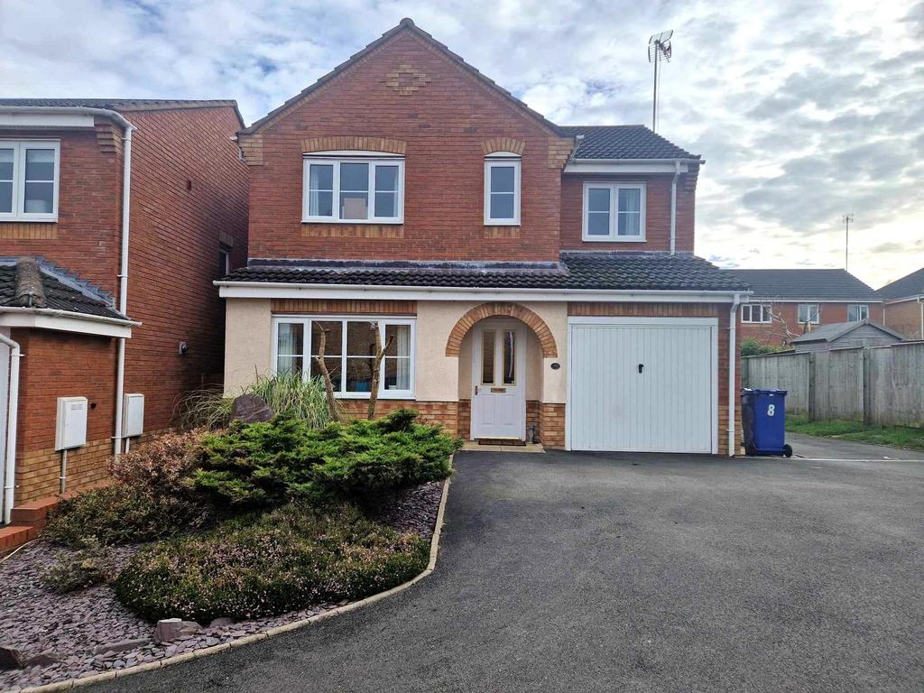 Chichester Close  4 Bedroom Detached house for Sa