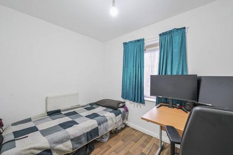 3 bedroom maisonette for sale, Fox Close, E16, Canning Town, London, E16