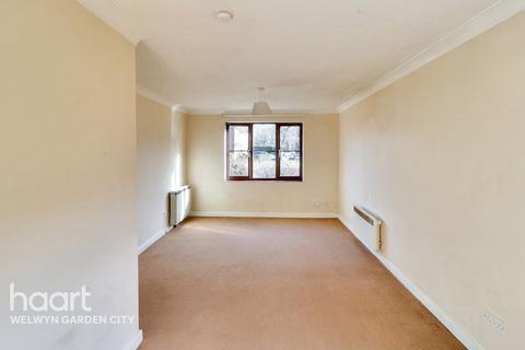 2 bedroom flat for sale, Tempsford, Welwyn Garden City